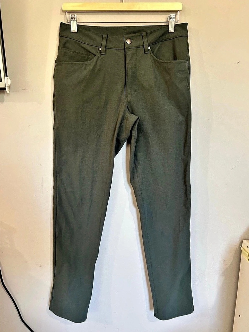 Lululemon Classic-Fit Hiking Pant 30" Green Straight Leg Pants